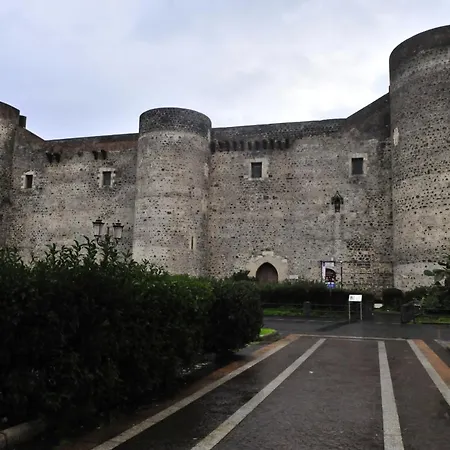 Terrazza Sul Castello Ursino By Wonderful Italy * Catánia